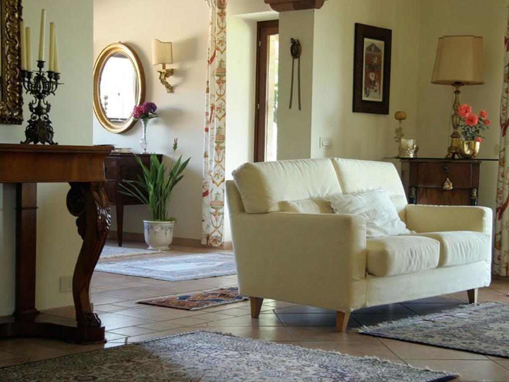 Villarondanella Fermo Extérieur photo