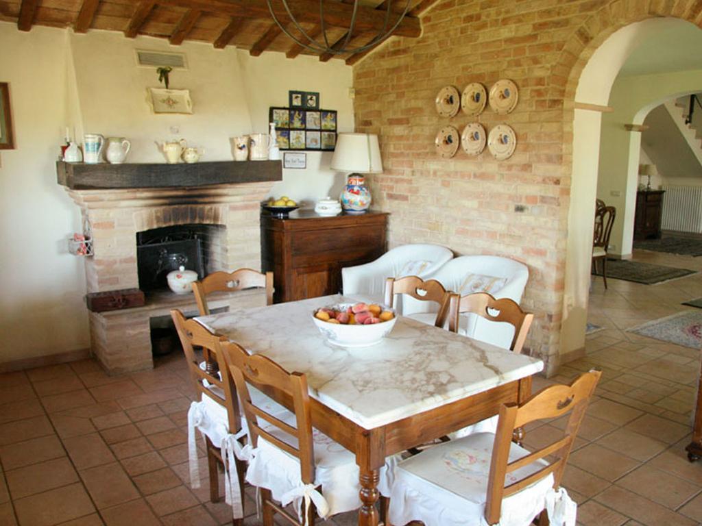Villarondanella Fermo Extérieur photo