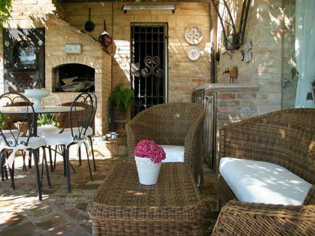 Villarondanella Fermo Extérieur photo